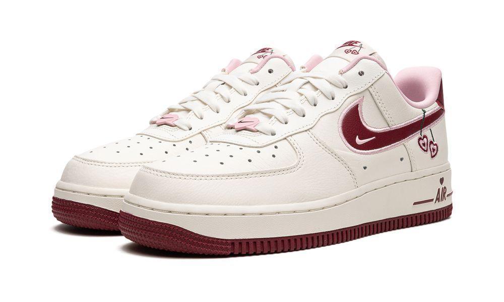Nike
AIR FORCE 1 WMNS "Valentine's Day" - ClaoukyShoes