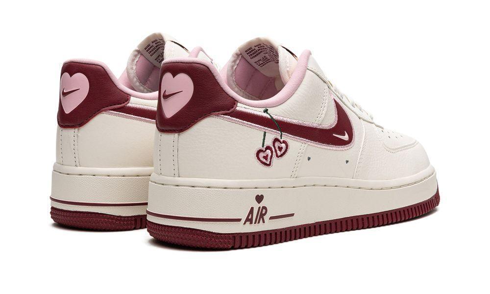 Nike
AIR FORCE 1 WMNS "Valentine's Day" - ClaoukyShoes