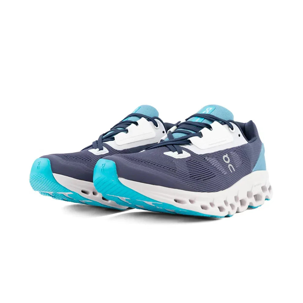 On running Cloudstratus 2"Navy blue"