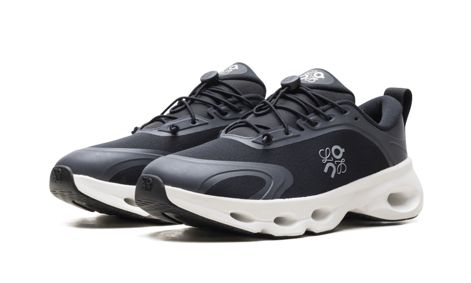 On running Cloudsolo "LOEWE - Black White"