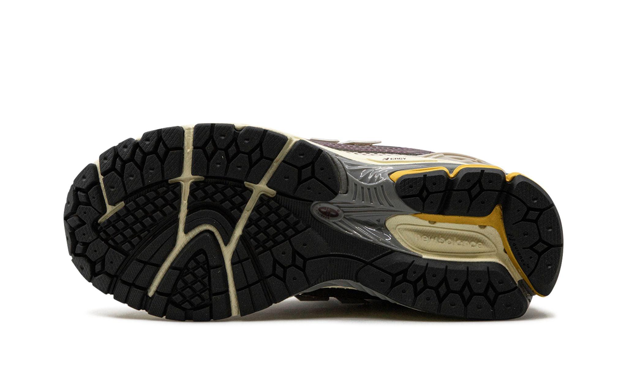 New Balance 1906R "LICORICE" - ClaoukyShoes