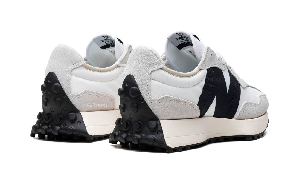 New Balance 327 Wmns
"Grey / White/ Black"