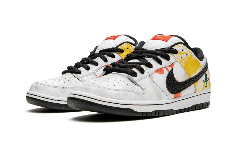 SB Dunk Low
"Tie-Dye Rayguns 2019 - White" - ClaoukyShoes