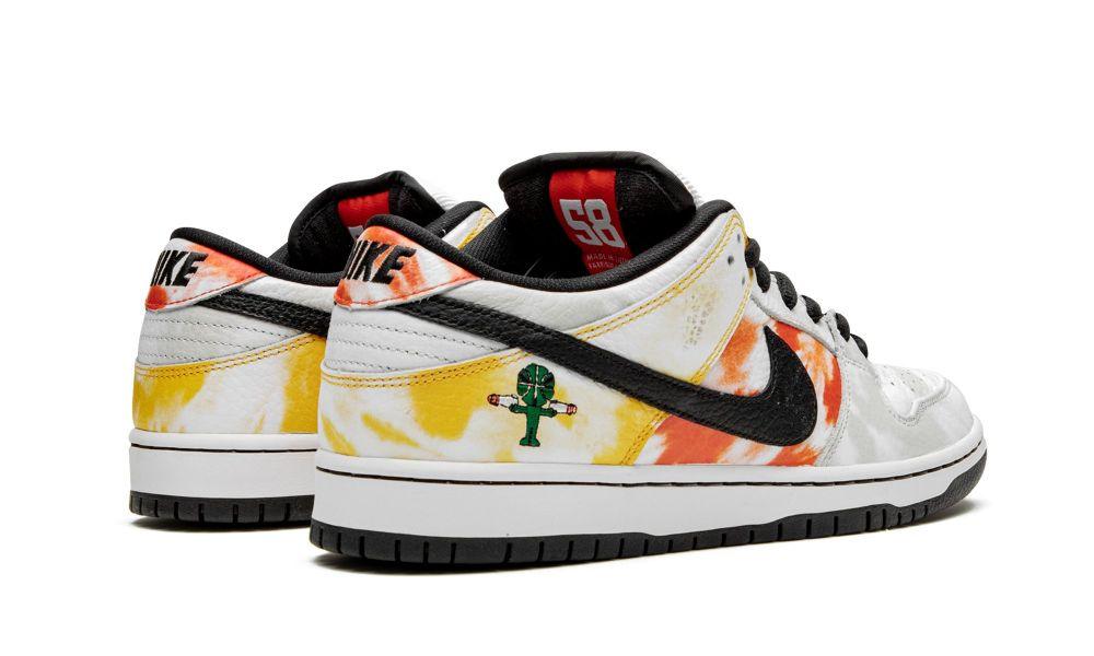 SB Dunk Low
"Tie-Dye Rayguns 2019 - White" - ClaoukyShoes