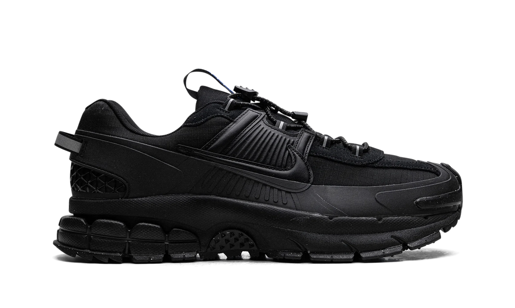 Zoom Vomero Roam "Triple Black"