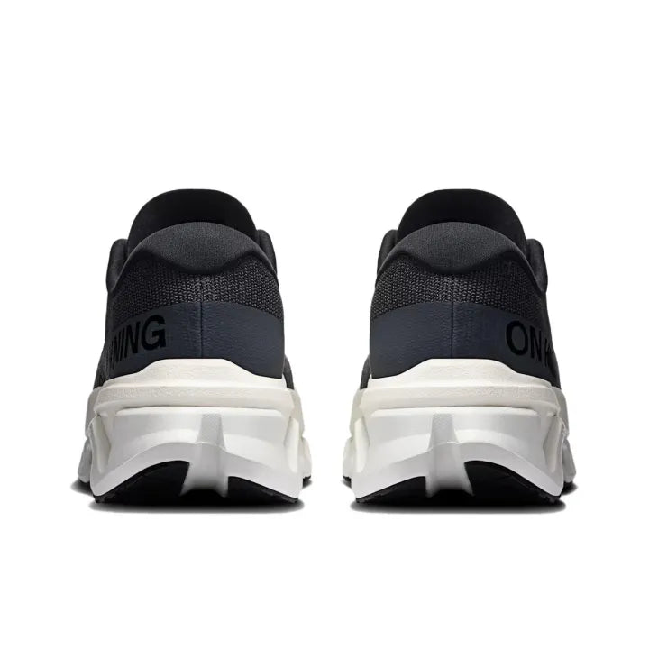 On running Cloudmonster 3 Hyper "Black/white"