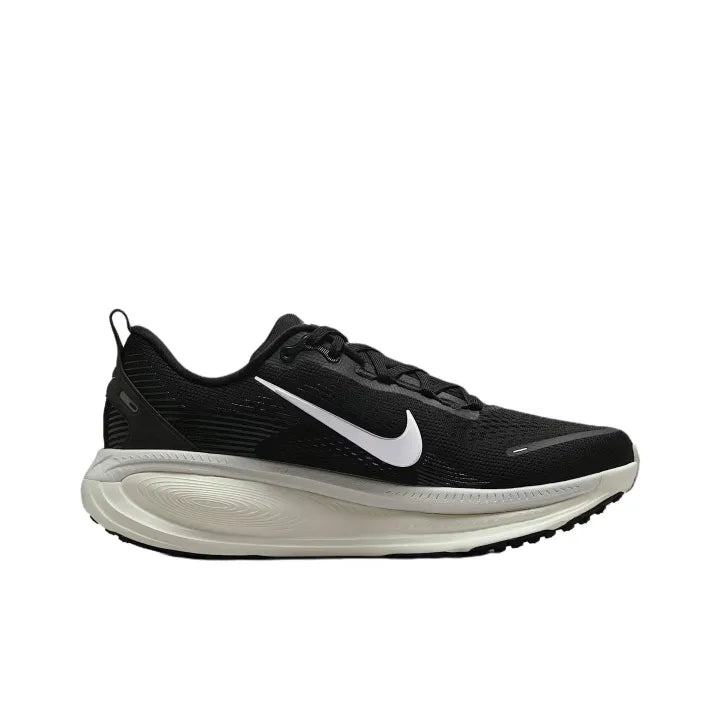 Nike Vomero 18 "black/white"