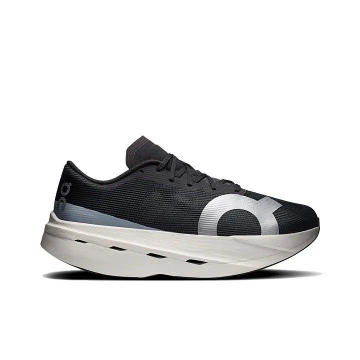 On running Cloudboom Volt "Black White"