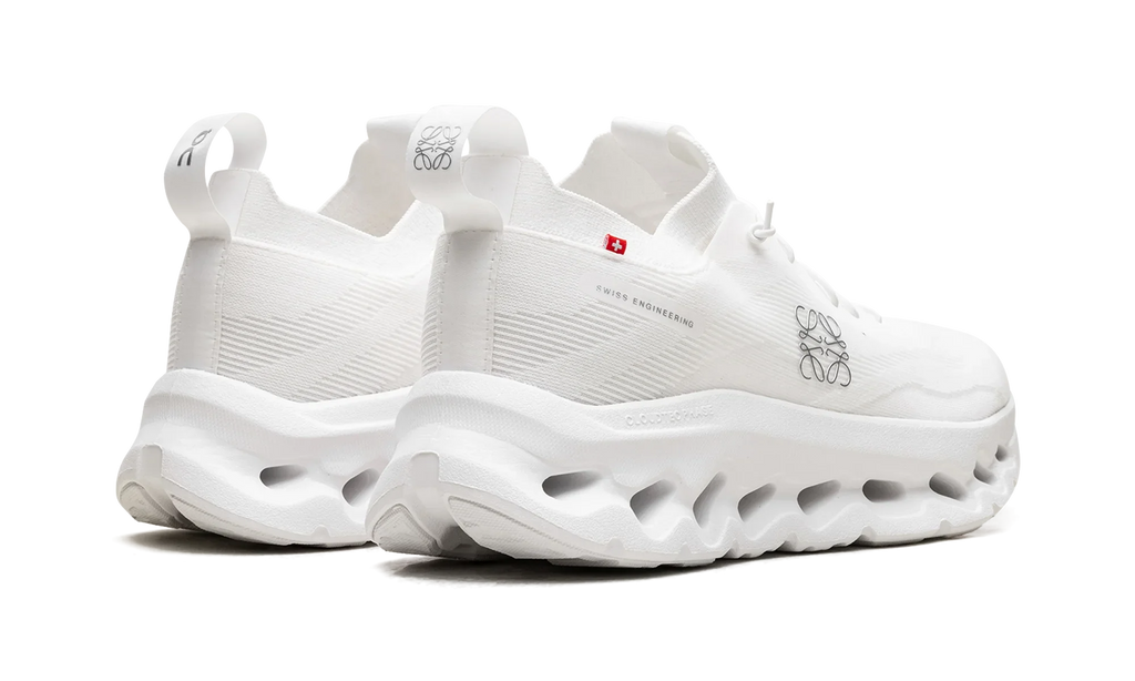 On  Running Cloudtilt "LOEWE All White"