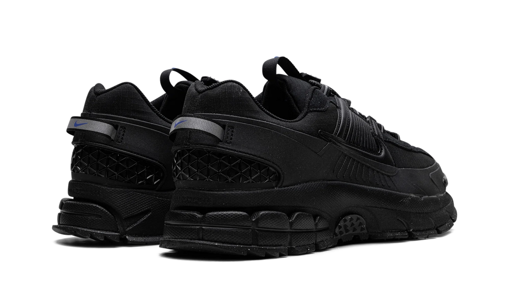 Zoom Vomero Roam "Triple Black"