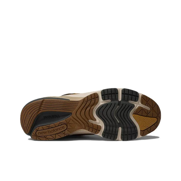 New Balance 990v6 Carhartt WIP "Sculpture Center"