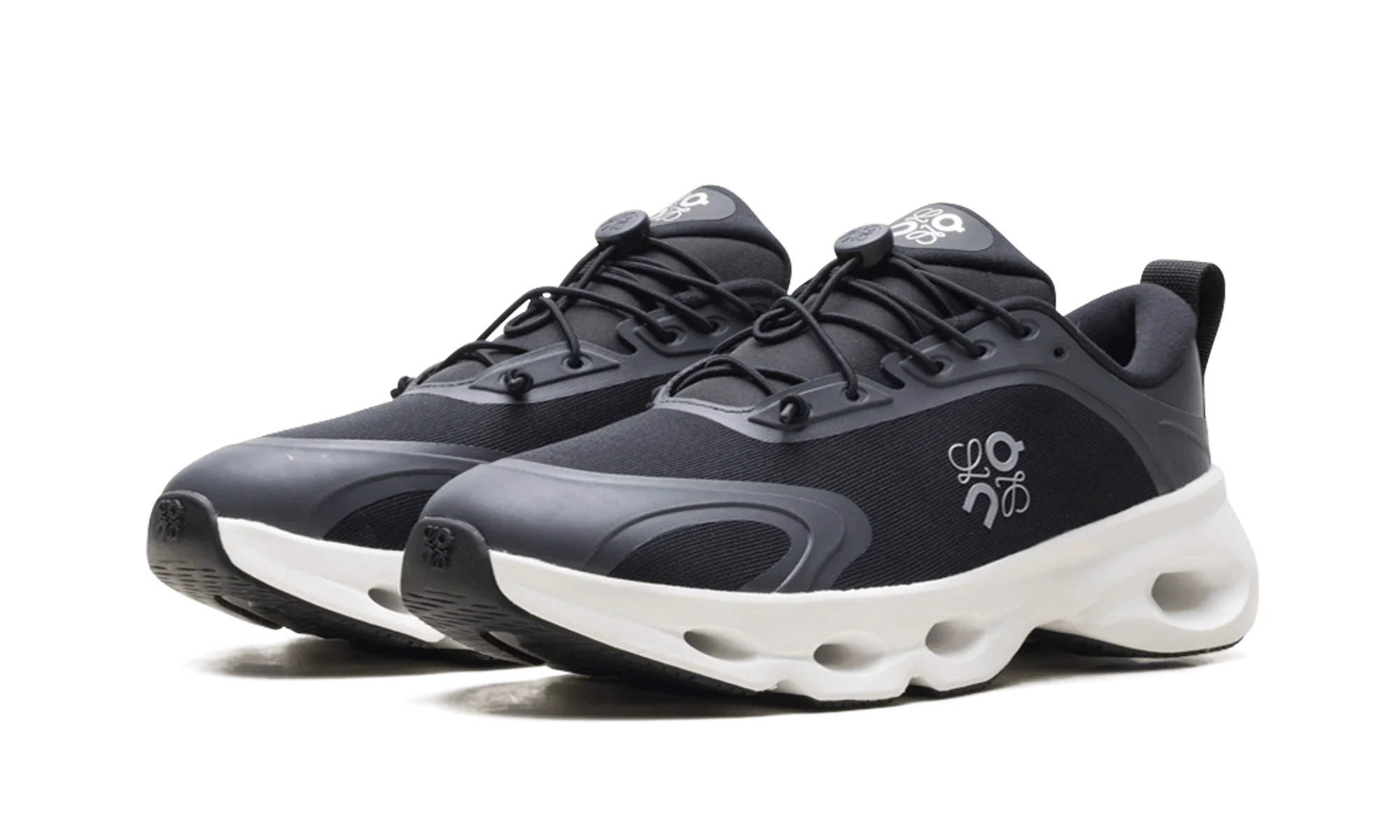 On running Cloudsolo "LOEWE - Black White"