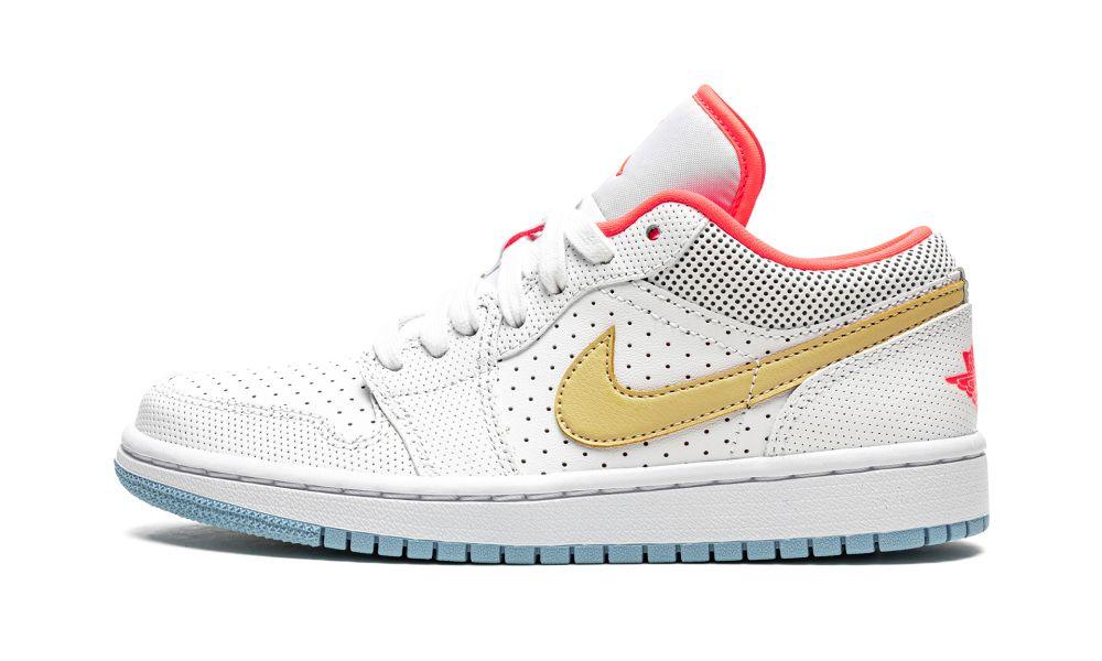 WMNS AIR JORDAN 1 LOW SE "White / Sesame / Flash Crimson" - ClaoukyShoes